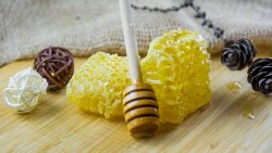 فوائد العسل والقرفة الرائعة للحفاظ على صحة الإنسان