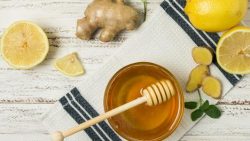 فوائد العسل والليمون للبشرة وإزالة البقع